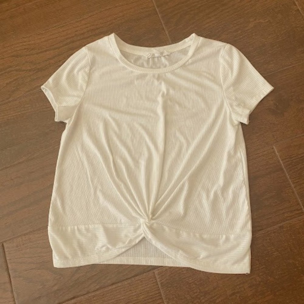 Hippie Rose White Ribbed Tie Front Top